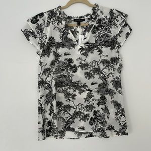 NWT Banana Republic Black and White Blouse size Medium